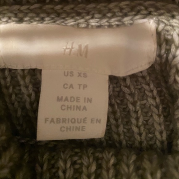 H&M Green Turtleneck Sweater - Size XS - Picture 3 of 3